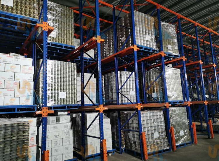 某大型食品行業貫通貨架訂製案例展（zhǎn）示