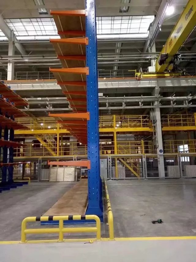 懸（xuán）臂貨架